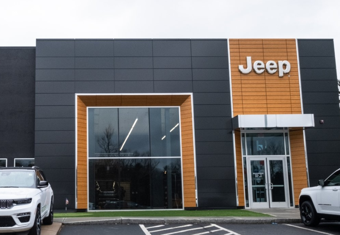 Deluca Jeep exterior
